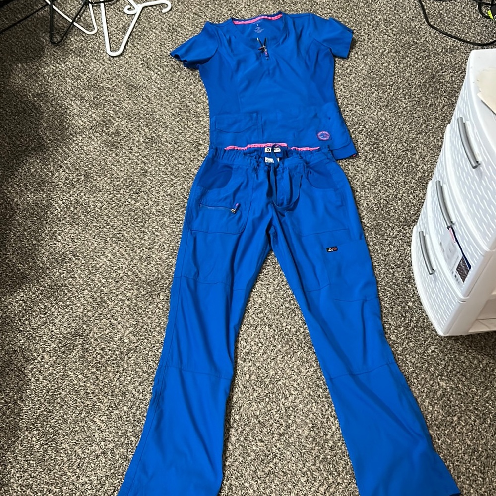 Koi scrub set